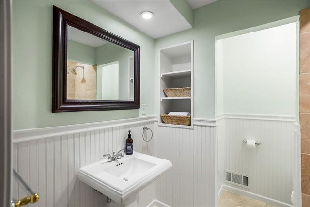 10006 Linden Street, Overland Park, KS 66207
