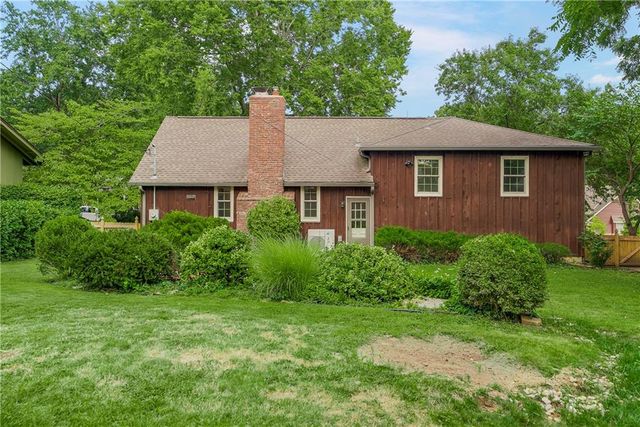 10006 Linden Street, Overland Park, KS 66207