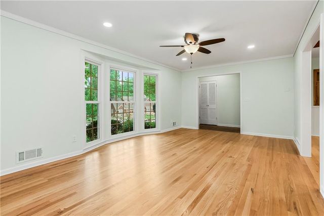 10006 Linden Street, Overland Park, KS 66207