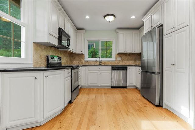 10006 Linden Street, Overland Park, KS 66207