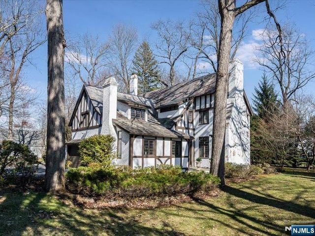 69 Stewart Road, Essex Fells, NJ 07021