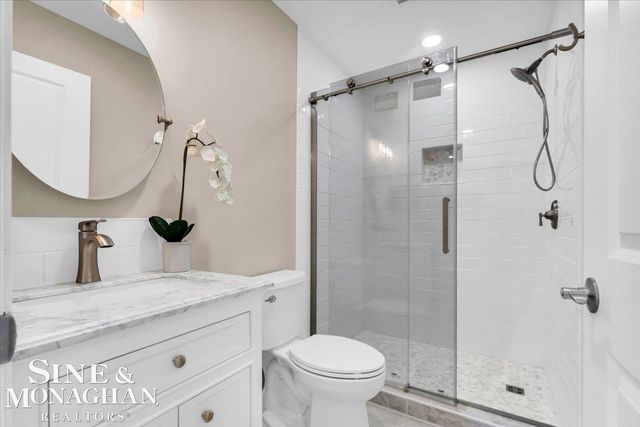 985 Fairledge Avenue, Lake Orion, MI 48362