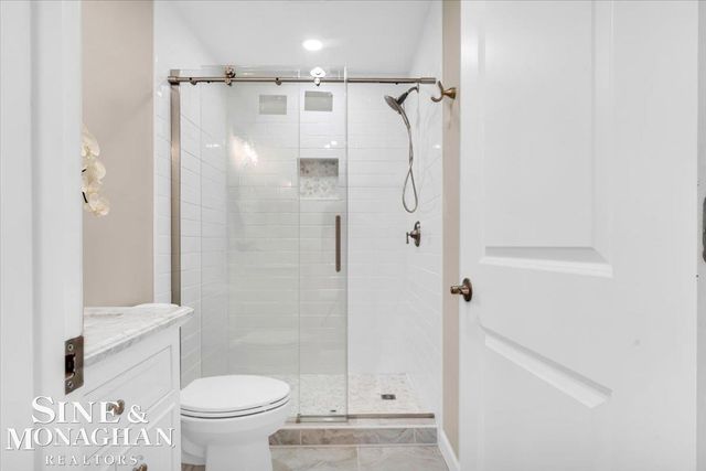 985 Fairledge Avenue, Lake Orion, MI 48362
