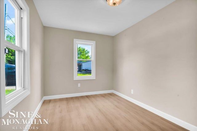 985 Fairledge Avenue, Lake Orion, MI 48362