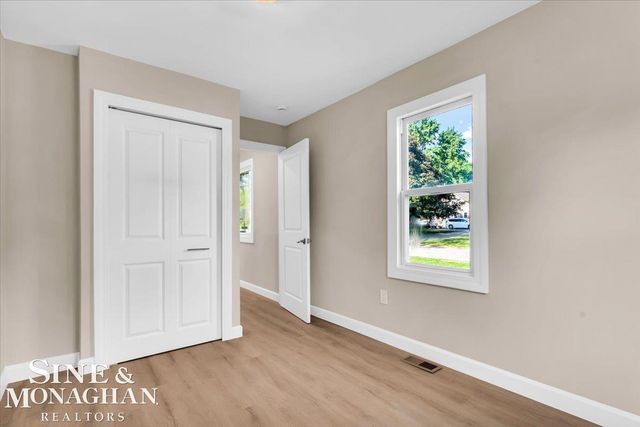 985 Fairledge Avenue, Lake Orion, MI 48362