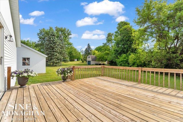 985 Fairledge Avenue, Lake Orion, MI 48362