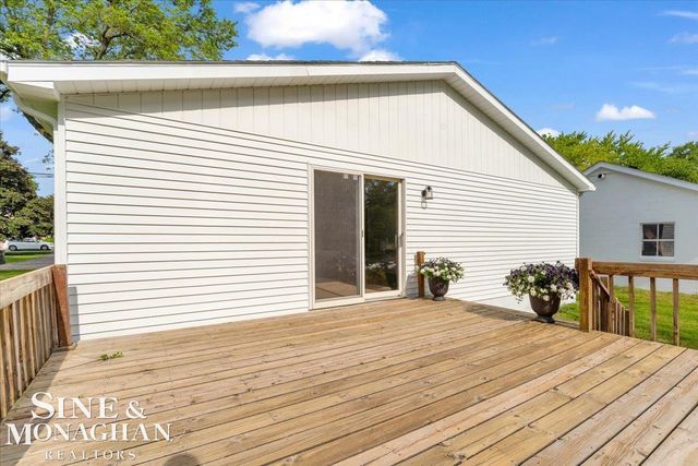 985 Fairledge Avenue, Lake Orion, MI 48362