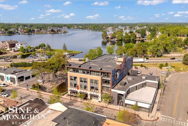 985 Fairledge Avenue, Lake Orion, MI 48362