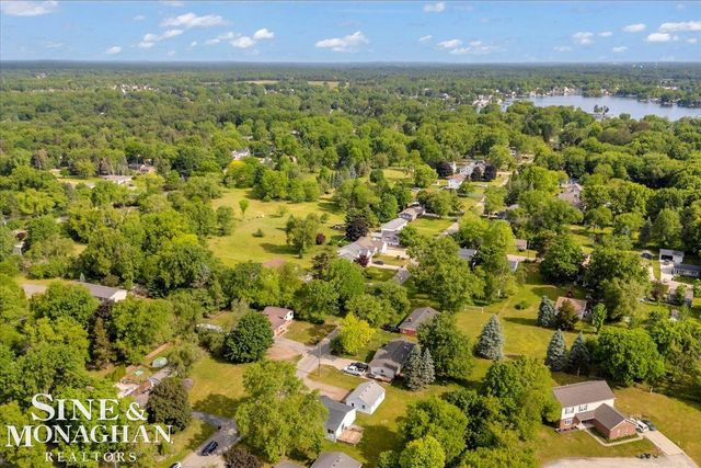 985 Fairledge Avenue, Lake Orion, MI 48362