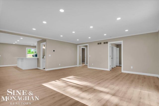 985 Fairledge Avenue, Lake Orion, MI 48362