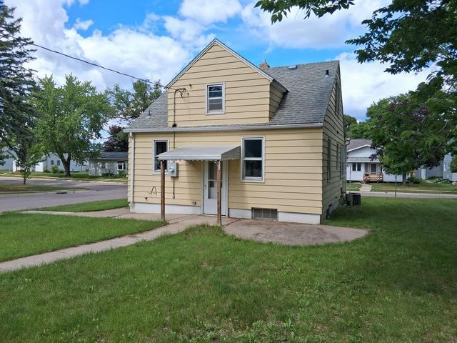 535 5th Avenue NE, Saint Cloud, MN 56304