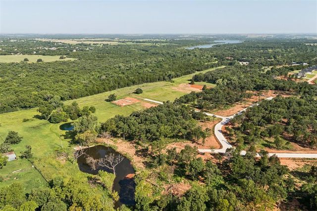 2001 Liberty Lake Trail, Guthrie, OK 73044