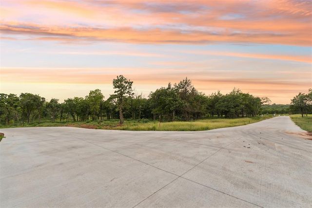 2001 Liberty Lake Trail, Guthrie, OK 73044