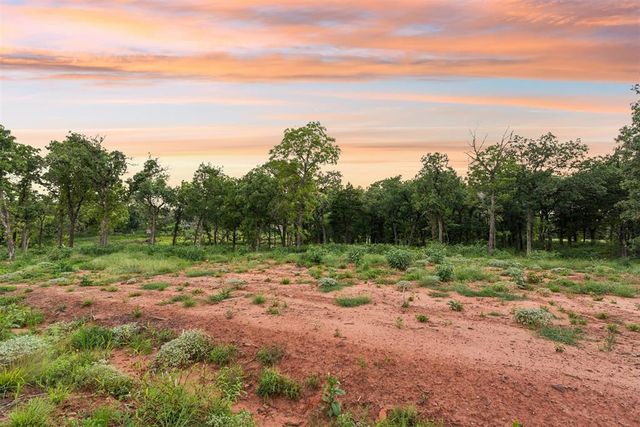 2001 Liberty Lake Trail, Guthrie, OK 73044