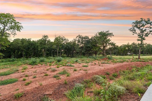 2001 Liberty Lake Trail, Guthrie, OK 73044