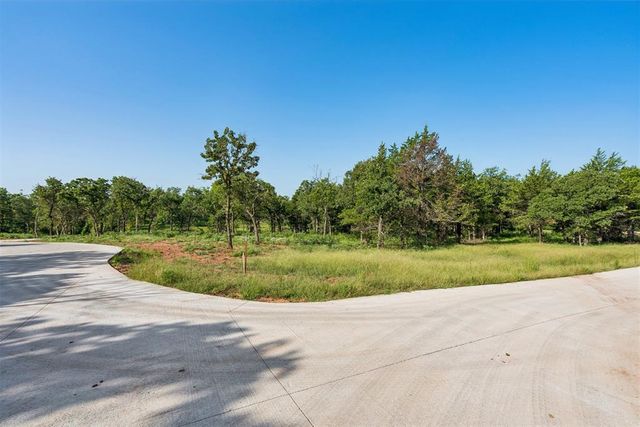 2001 Liberty Lake Trail, Guthrie, OK 73044