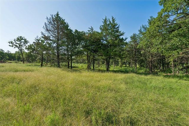 2001 Liberty Lake Trail, Guthrie, OK 73044