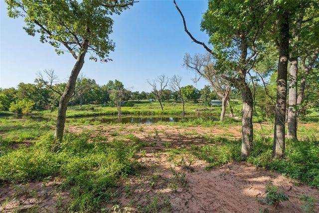 2001 Liberty Lake Trail, Guthrie, OK 73044