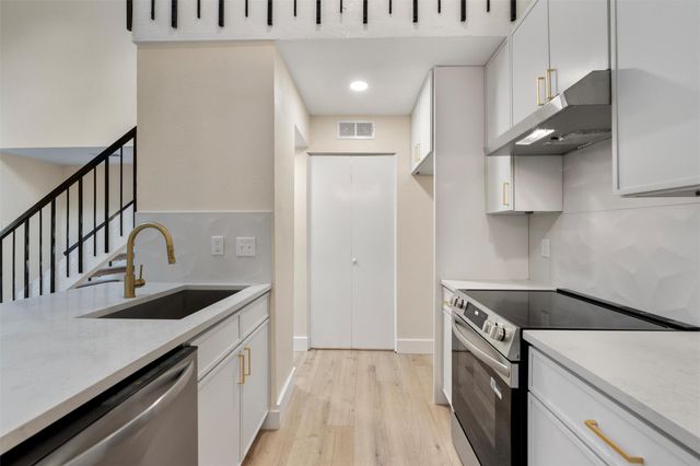 1702 Cinnamon PATH, Austin, TX 78704