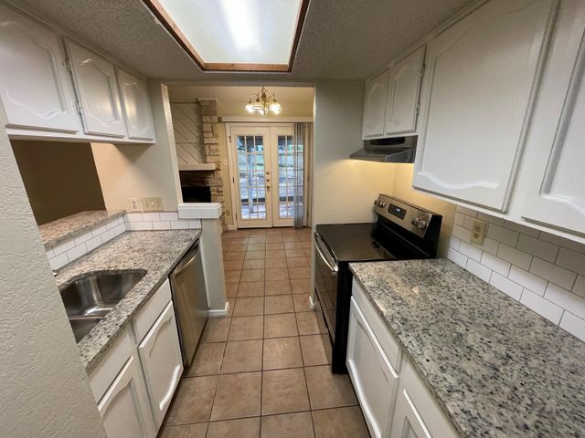 1702 Cinnamon PATH, Austin, TX 78704