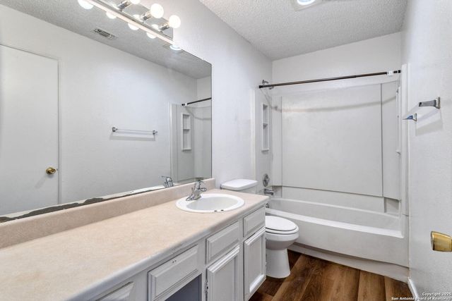 7026 Elmbank, San Antonio, TX 78244