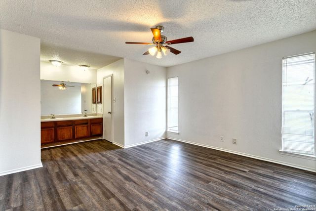 7026 Elmbank, San Antonio, TX 78244