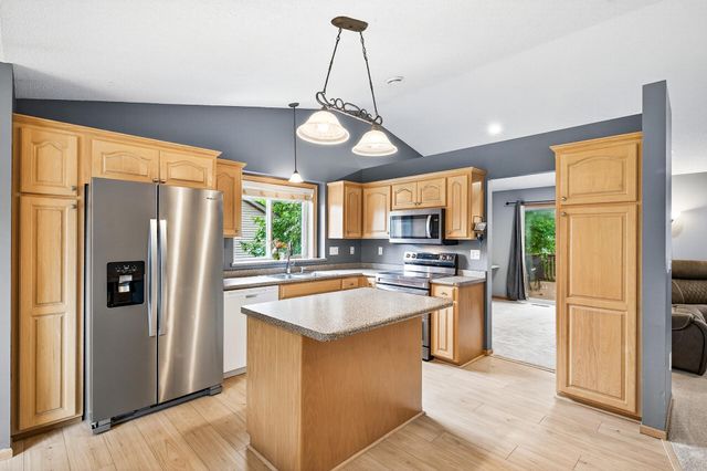 1820 Highland Trail, Saint Cloud, MN 56301