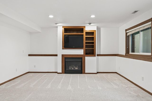 1820 Highland Trail, Saint Cloud, MN 56301