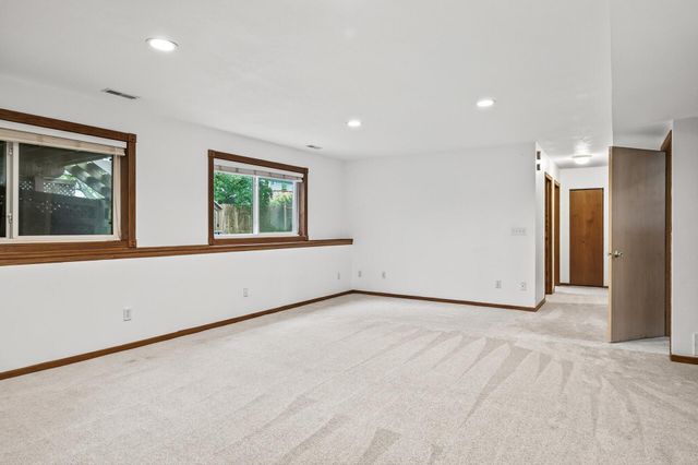 1820 Highland Trail, Saint Cloud, MN 56301