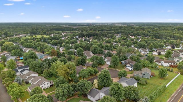 1820 Highland Trail, Saint Cloud, MN 56301