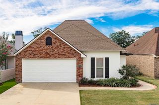 17179 Grove Dr, Prairieville, LA 70769