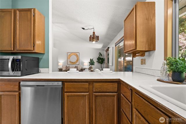 22108 SE 251st Court, Maple Valley, WA 98038