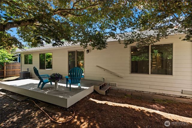 22108 SE 251st Court, Maple Valley, WA 98038