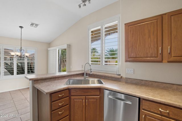 8864 E RED MOUNTAIN Lane, Gold Canyon, AZ 85118
