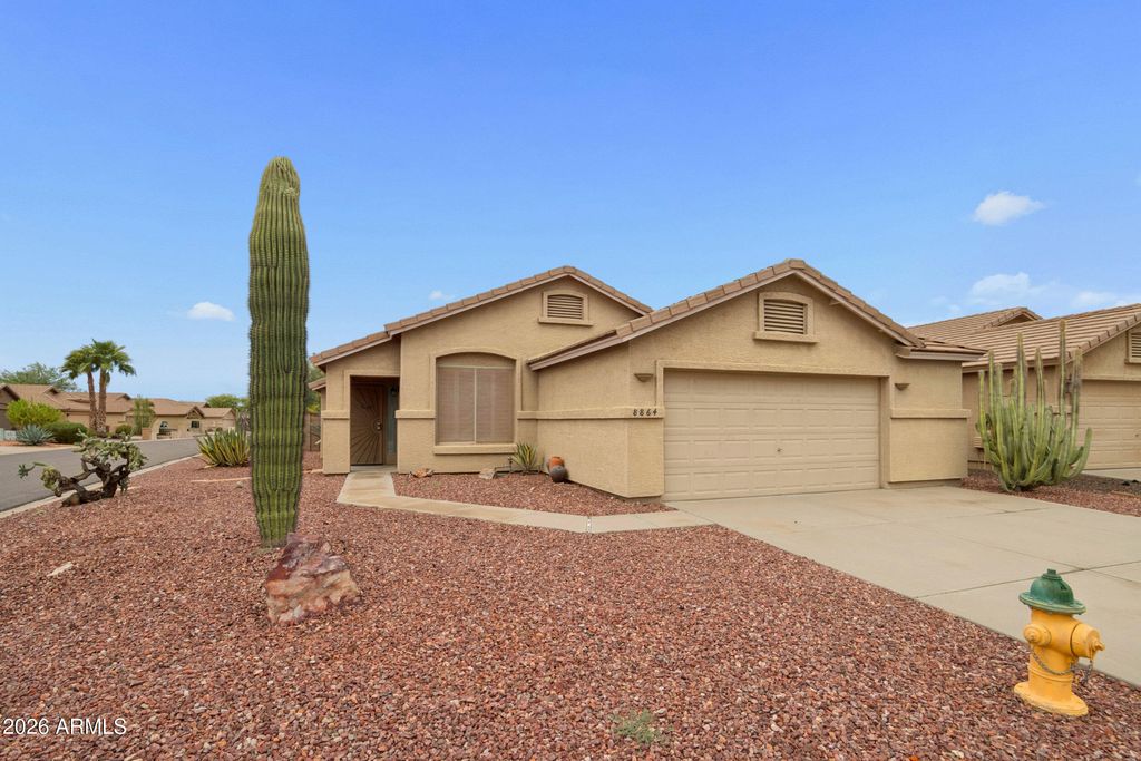 8864 E RED MOUNTAIN Lane, Gold Canyon, AZ 85118 — photo 2