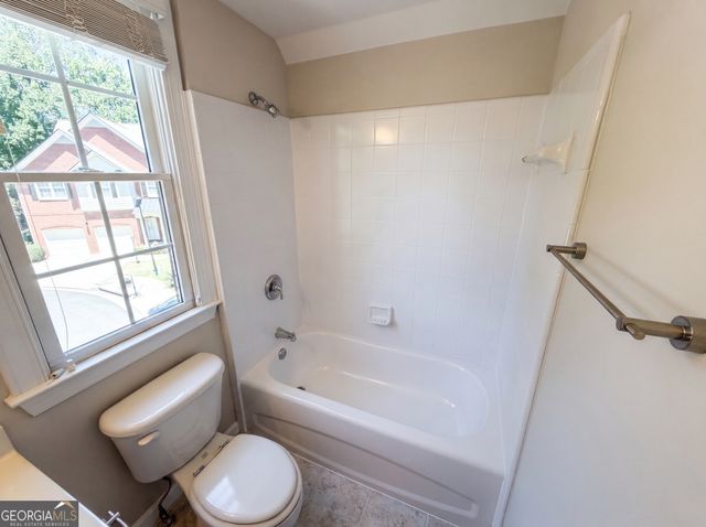 1231 Dunwoody Village Drive, Atlanta, GA 30338