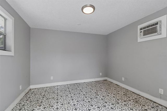 6443 31ST STREET N, St Petersburg, FL 33702