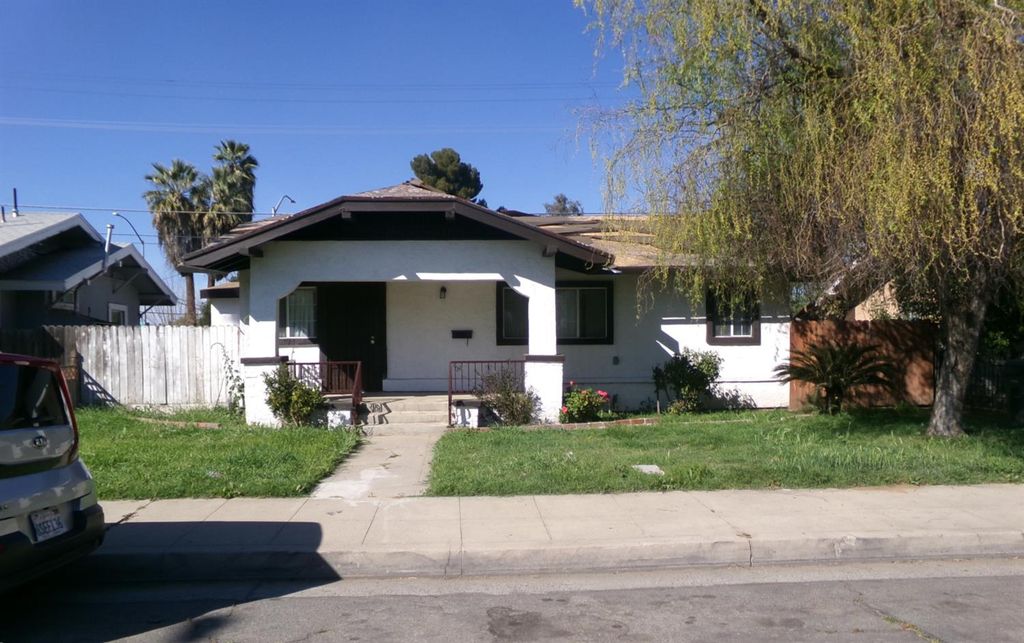 3927 E Verrue Avenue, Fresno, CA 93702
