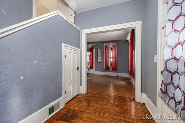 426 W Bridge Street, Plainwell City, MI 49080