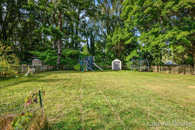 426 W Bridge Street, Plainwell City, MI 49080