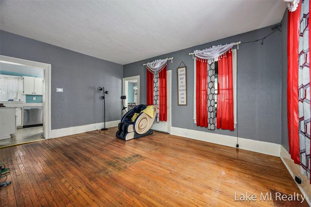 426 W Bridge Street, Plainwell City, MI 49080