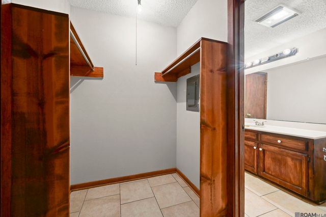 2334 Brightside Dr, Baton Rouge, LA 70820