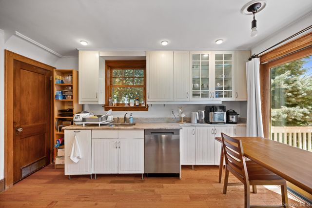 194 Bradley Road, Scarsdale, NY 10583