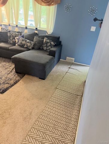 36250 Woodingham Street, Clinton Charter Township, MI 48035