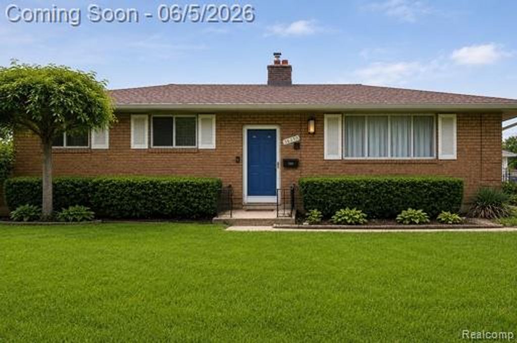 36250 Woodingham Street, Clinton Charter Township, MI 48035