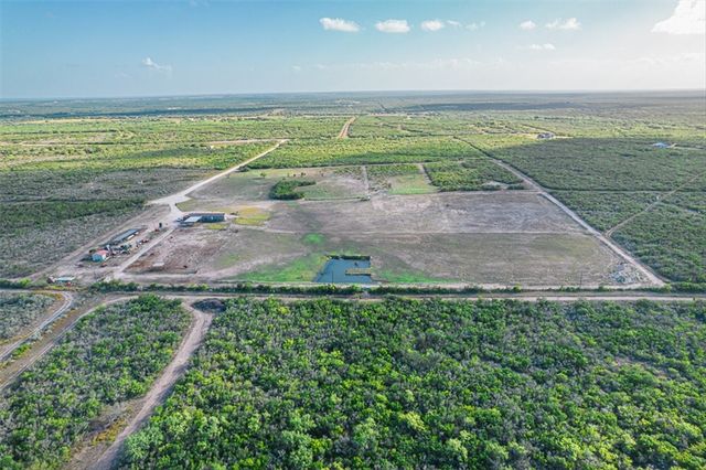 161 Javelina Dr, George West, TX 78022