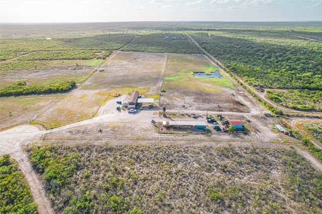 161 Javelina Dr, George West, TX 78022