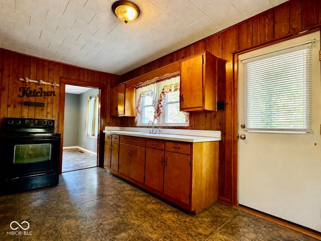 1154 S State Road 135, Brownstown, IN 47220