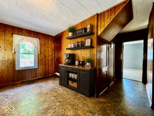 1154 S State Road 135, Brownstown, IN 47220