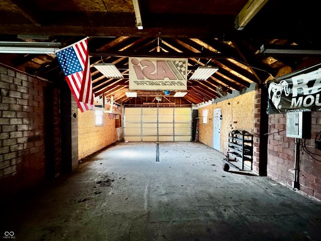 1154 S State Road 135, Brownstown, IN 47220